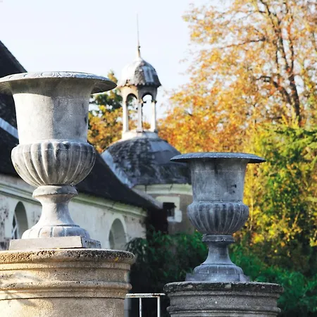 Le Domaine Des Lys Otel 4*
