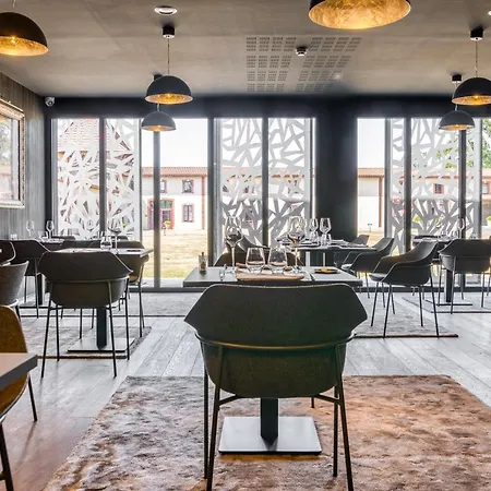 Otel Le Domaine Des Lys