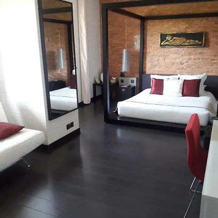 Le Domaine Des Lys 호텔 4*
